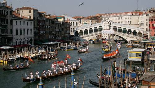 威尼斯赛船节