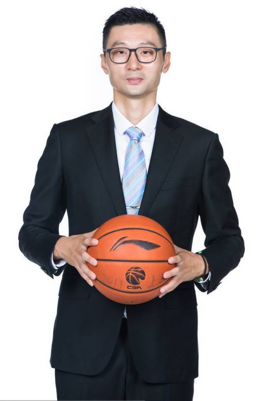 刘炜（前CBA球员、上海大鲨鱼篮球俱乐部球队领队）