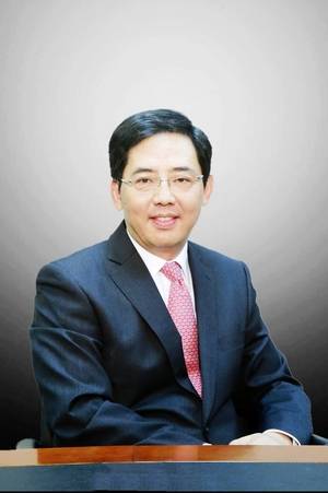 洪小勇（中华人民共和国驻新加坡共和国原特命全权大使）