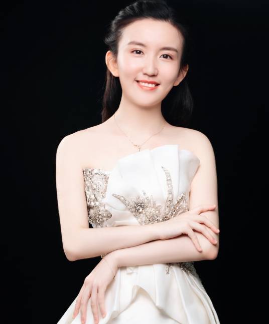 赖熠婷（中国青年钢琴家）