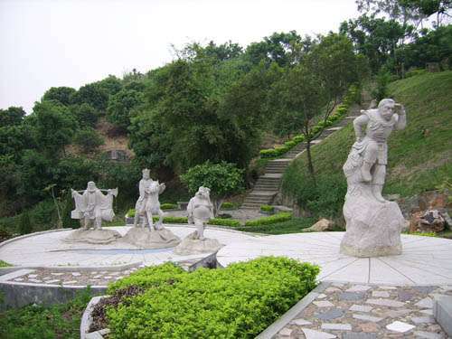 紫云岩（福建省漳州市龙海区石码街道的一座风景名山）