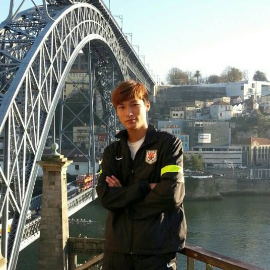 李佳兴（1996年出生的中国足球运动员）