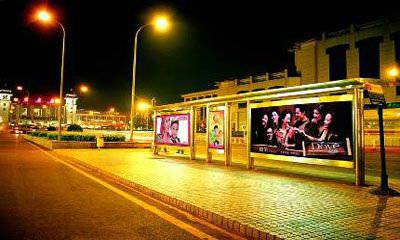 公交候车亭广告