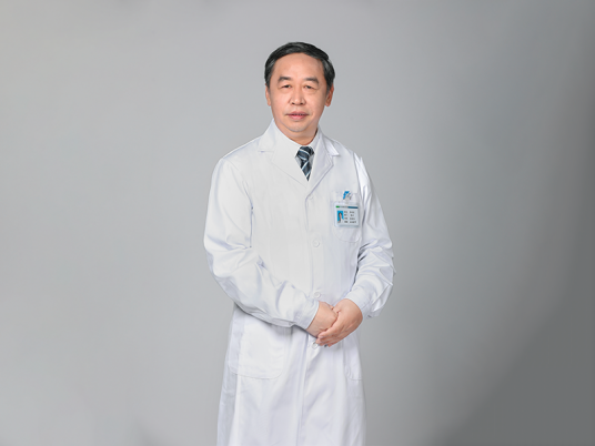 郭世宏（长沙湘江爱尔眼科医院副院长）