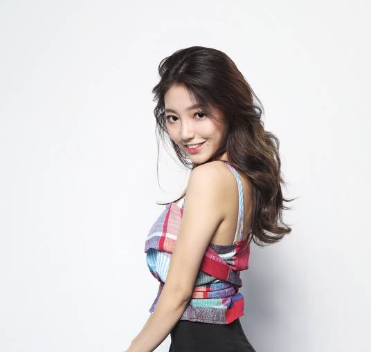 刘其（中国女歌手）