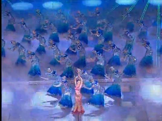 年年有余（2005年赵丽萍主创中国古典民族舞蹈）