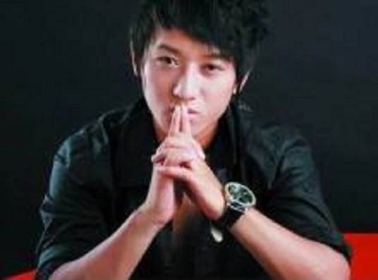 李伟南（中国男歌手）