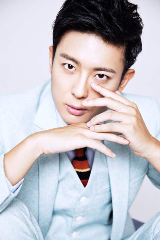 伊龙（中国男演员、制片人）