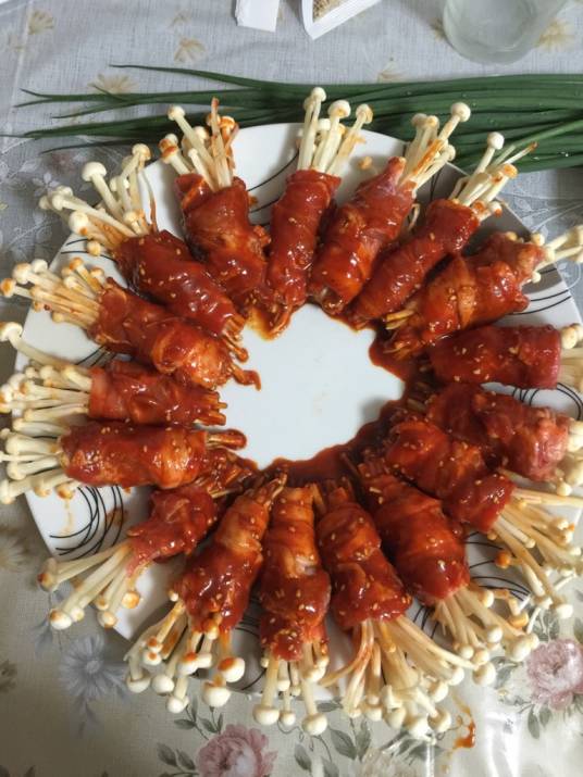 五花肉卷金针菇