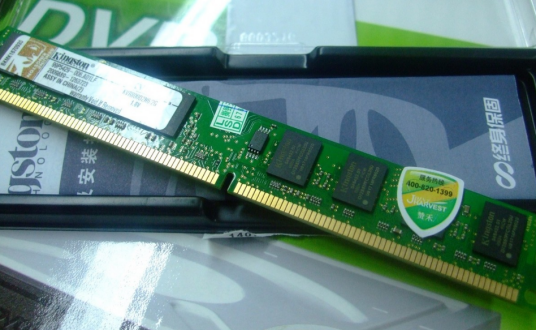 金士顿2GB DDR2 800(KVR800D2N6/2G-SP)