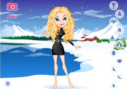 极地泳装美少女