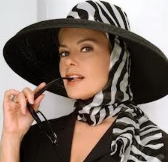 坎迪达·罗亚尔