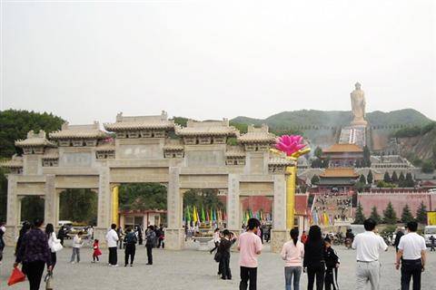 中原鲁山大佛文化旅游区