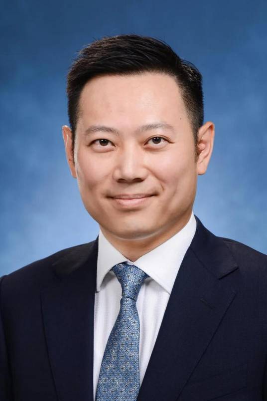 徐英伟（香港报刊专栏作家和电视节目主持人）