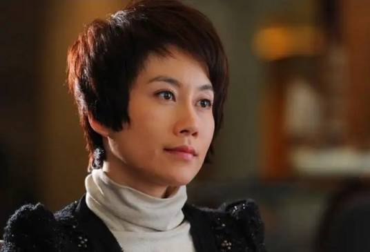 慕咏飞（电视剧《千山暮雪》中的人物）