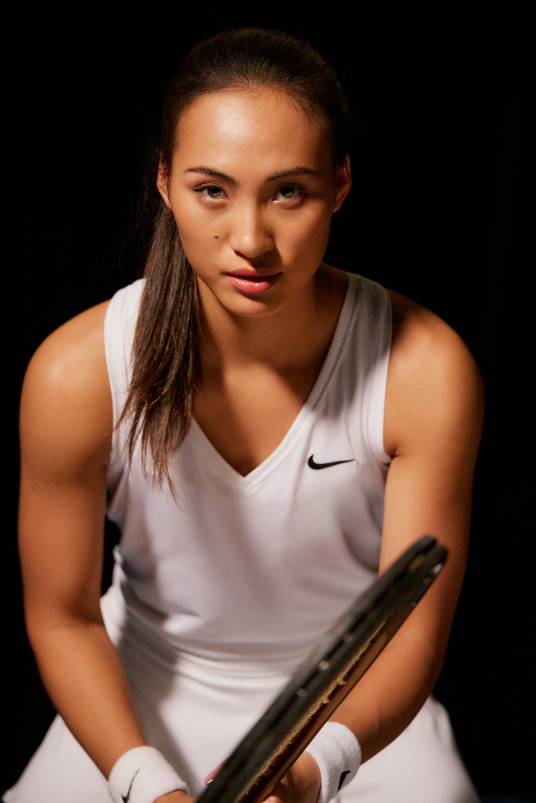 郑钦文（中国网球运动员，中国首位奥运会网球女子单打冠军?）