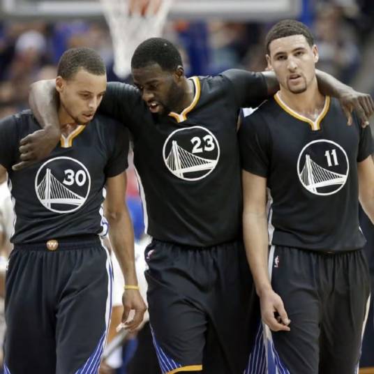 三巨头（NBA三名球星主打阵容的称呼）