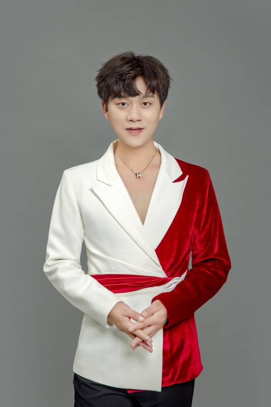 洛琦（中国内地男歌手、原创音乐人，中国煤矿文工团青年歌唱家）