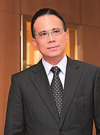 李泽钜（第十四届全国政协委员，李嘉诚长子，长江实业集团主席）