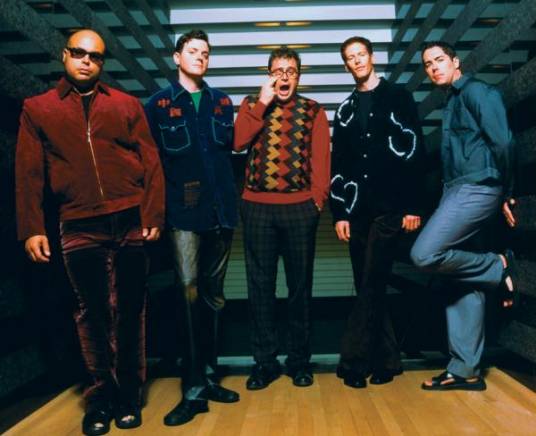 裸体淑女合唱团