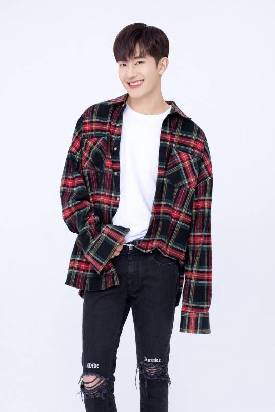 周觅（中国籍男歌手、演员、主持人）