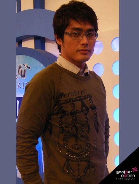 李忠秀（1976年10月21日出生于韩国的男演员）