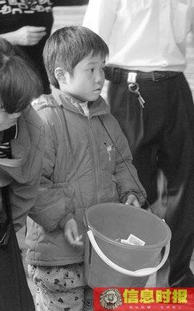 随手拍照解救乞讨儿童