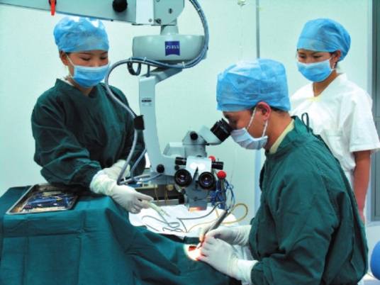 准分子激光手术后遗症