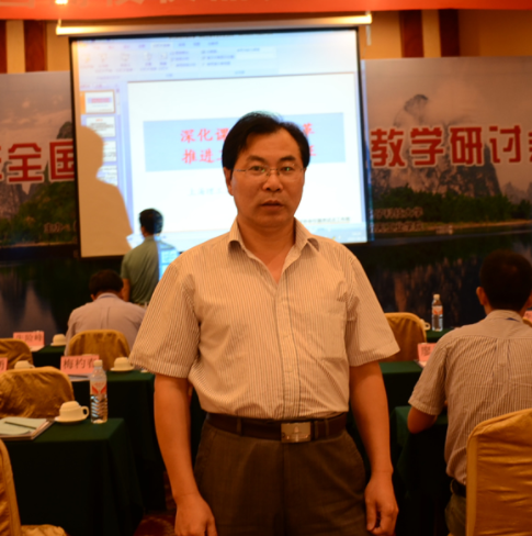 张青春（淮阴工学院教授）