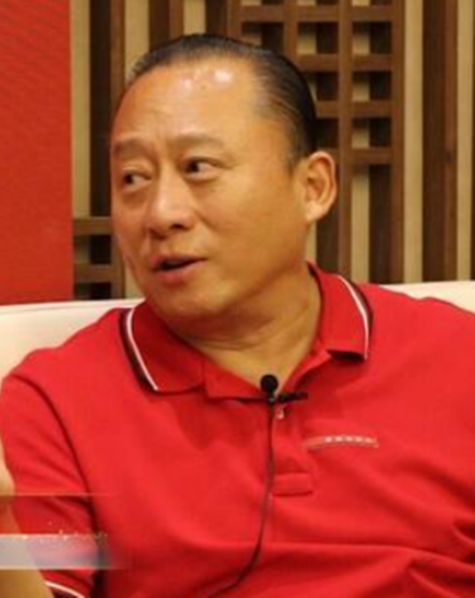 任吉忠（爱维艾夫医疗集团董事长）