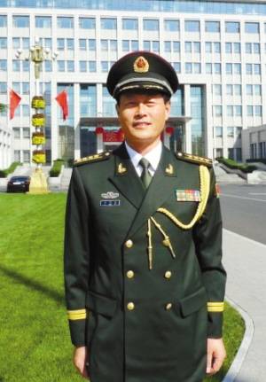 刘明福（中国人民解放军大校）