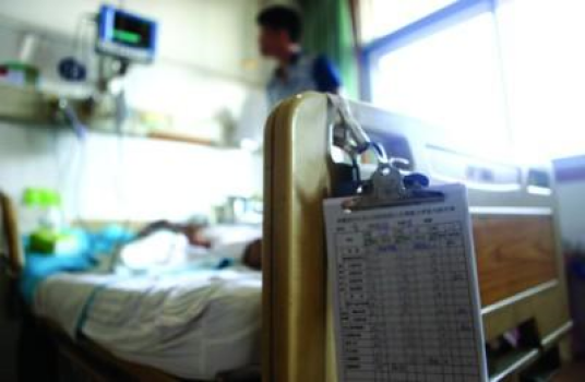 男子殡仪馆复活