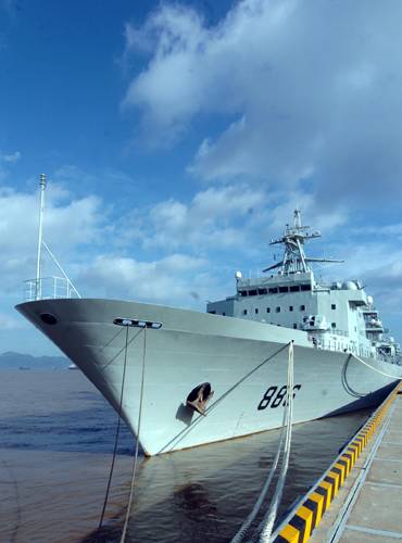 千岛湖号综合补给舰