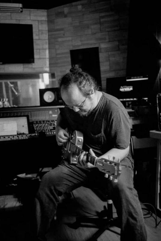 重返魔域（窦唯演唱的歌曲）