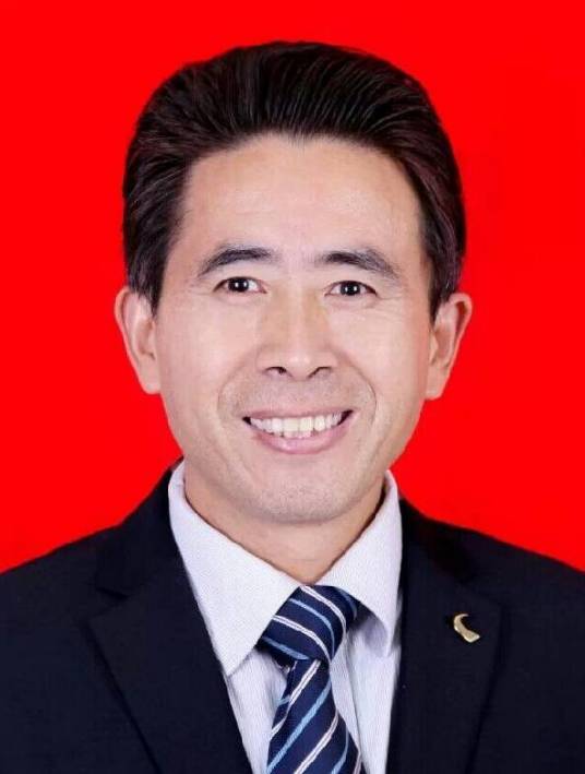 杜伟（中国公益书法家协会副主席）