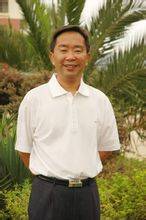 康建中（云南艺术学院硕士正处级调研员）