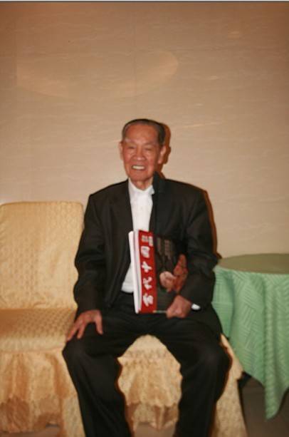 陈柏坚（岭南文化艺术家）