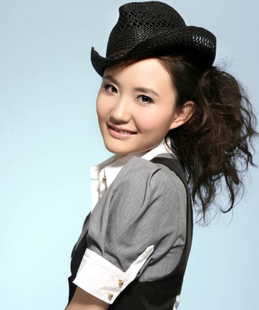 韩佳（河南电视台都市频道《打鱼晒网》主持人）