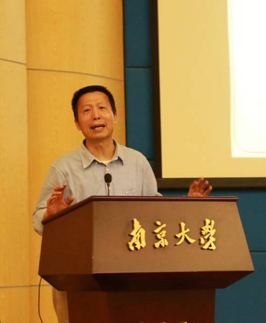 风笑天（南京大学特聘教授）