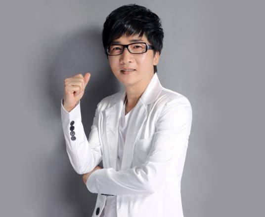 曾春年（中国内地男歌手）