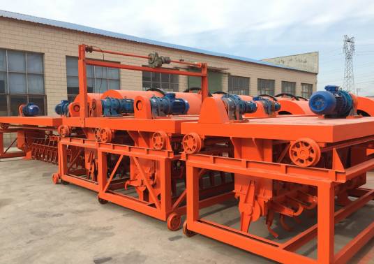 堆肥发酵翻堆机