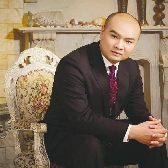 杨诚成（四川省投资促进会文旅产业分会会长）