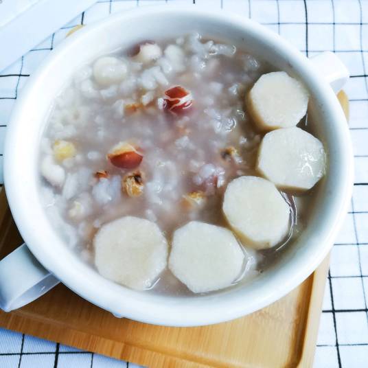 山药薏米芡实粥