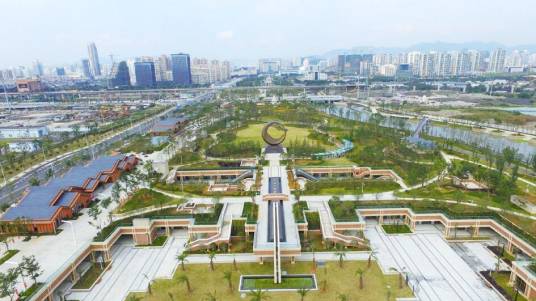 滨河世纪广场公园