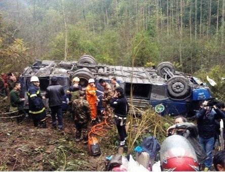 12·20四川达州客车坠崖事故