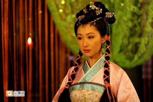 新月娥（电视剧《隋唐英雄》中的角色）