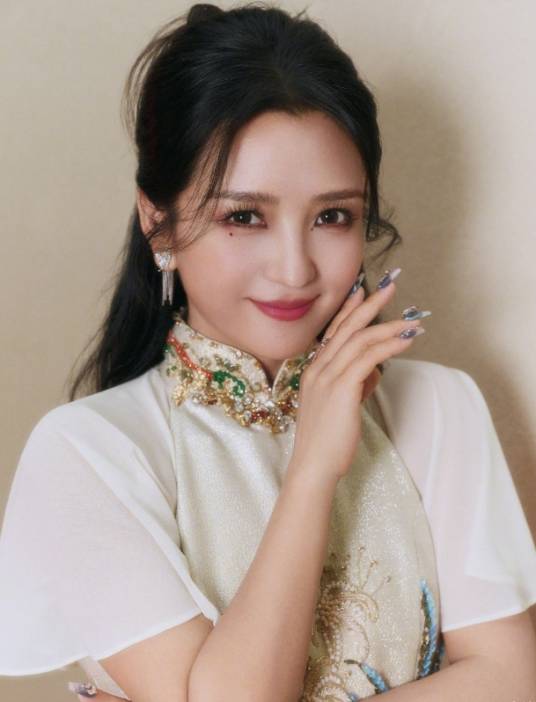 何洁（中国内地女歌手、演员）