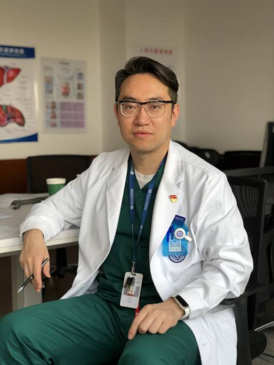 吴田田（北京大学国际医院肝胆外科副主任医师）