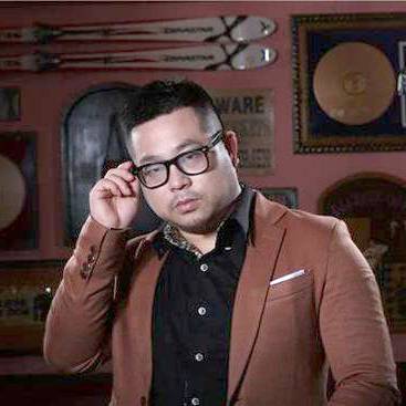 易超（男歌手）