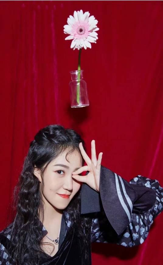 冯希瑶（腾讯视频《明日之子水晶时代》四强选手）